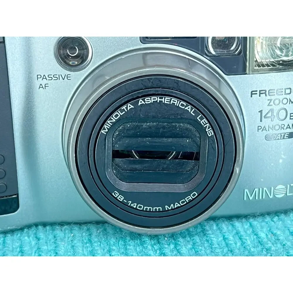 Minolta Freedom zoom 140 Panorama Date 35mm camera